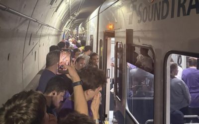 Light rail train breaks down near Husky Stadium after Apple Cup